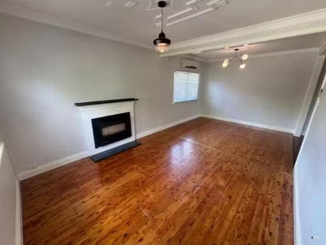 1059 Sylvania Avenue, North Albury House for rent Listed by P.