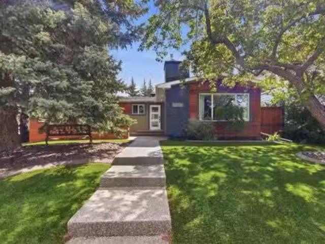 10504 Spadina Drive Sw, Calgary, AB, T2W 0T4 house for sale.