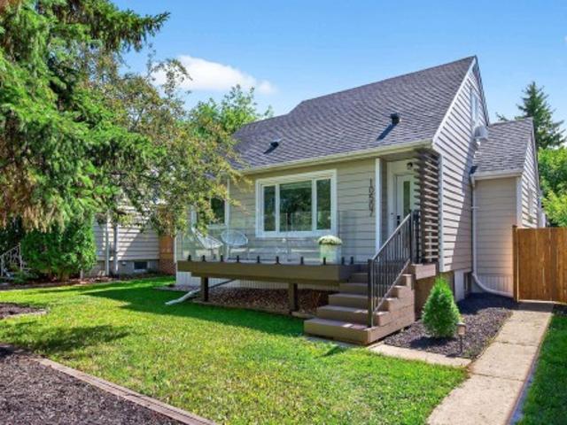 1050 Avenue, Edmonton, AB, T6H 2C5 house for sale | Listing ID E4496 | Royal LePage