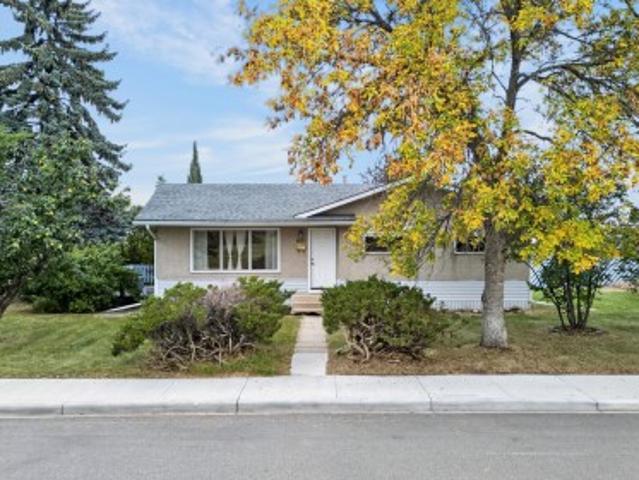 1050 A Avenue Nw, Edmonton, AB, T6H 1K2 house for sale | Listing ID E4510 | Royal LePage