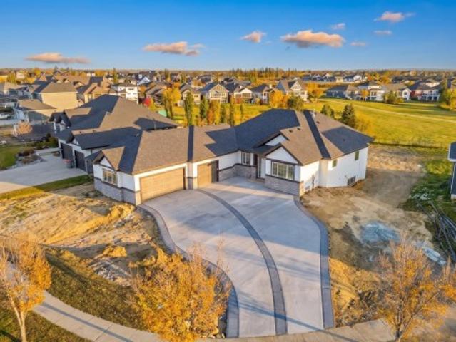 1050 Genesis Lake Boulevard, Stony Plain, AB, T7Z 0G3 house for sale | Listing ID E4512 | Royal LePage