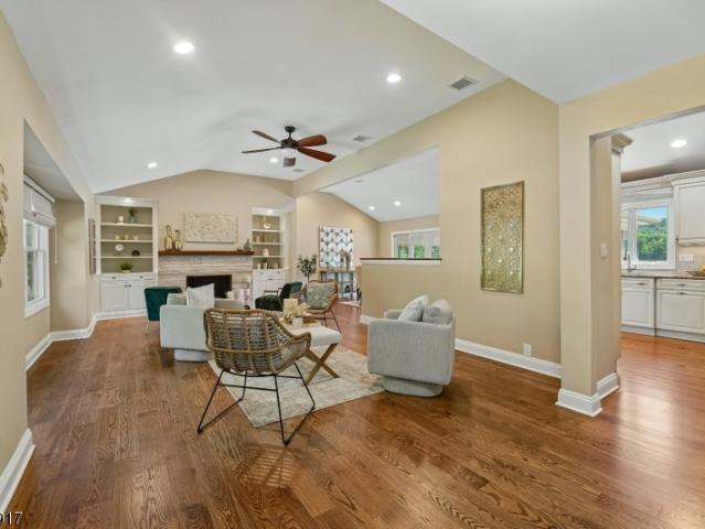 1050 Pines Lake Dr
