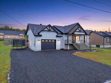 1050 Rue Bissonnette, Valcourt Ville, QC, J0E 2L0 house for sale | Listing ID 15741 | Royal LePage