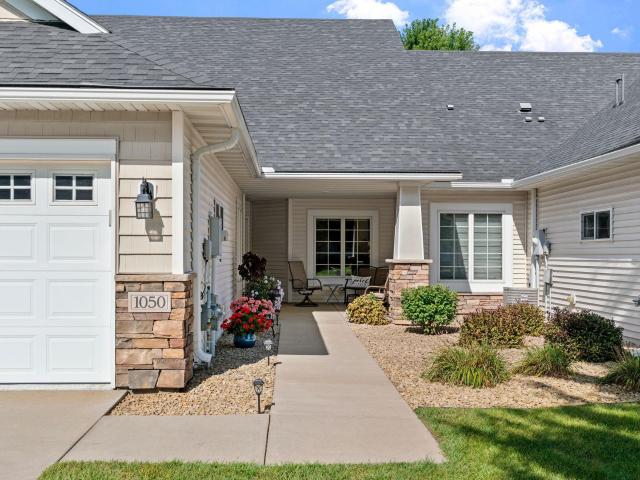 1050 Woodland Drive