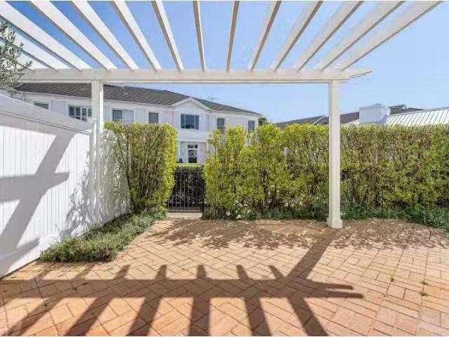 105/10 Fairwater Close, Breakfast Point Apartment for rent Li.