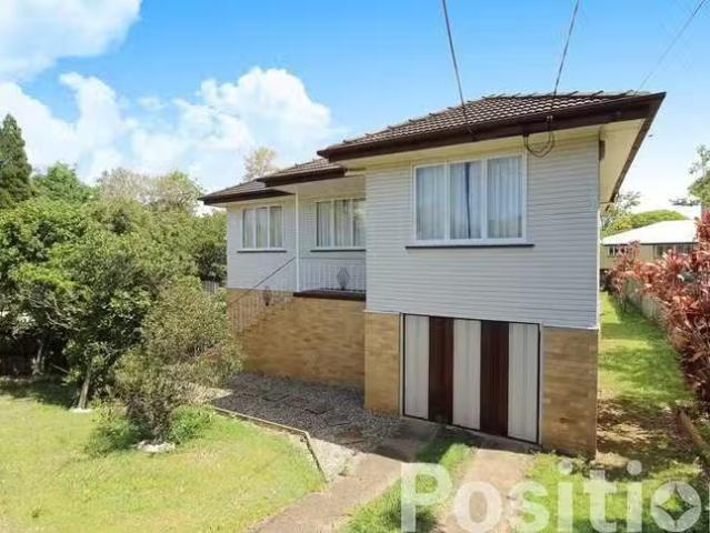 1051 Logan Road, Holland Park West, QLD 4121