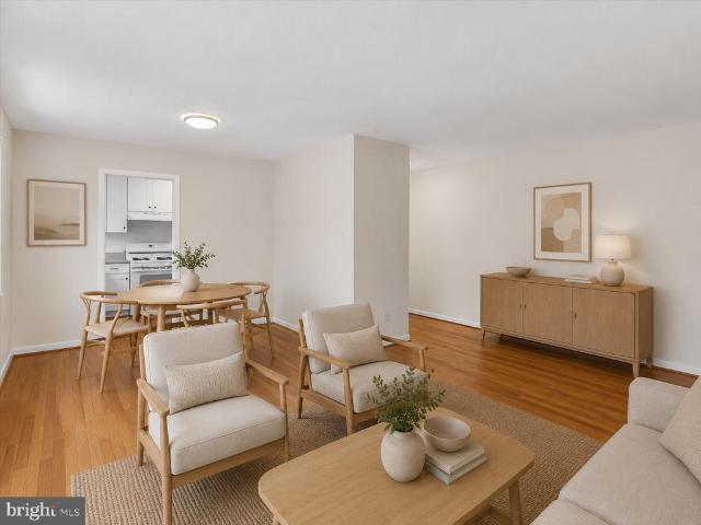 10524 Weymouth Street # 202