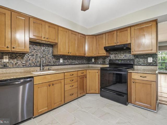 10525 E Wind Way