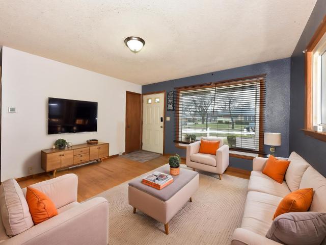10529 W Caldwell Ave