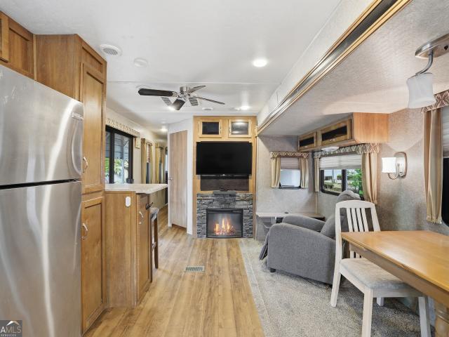 1052 Mountain Shadows Drive