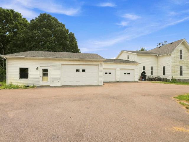 1052 N 75 E Road