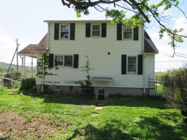 1052 N Eighty Eight Road