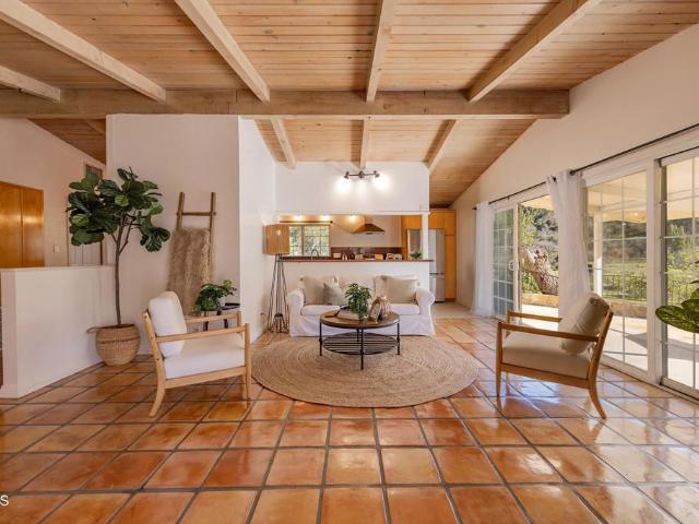 10522 Creek Road, Ojai, US, CA