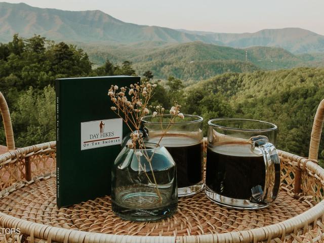 1052 E Foothills Drive, Gatlinburg, US, TN