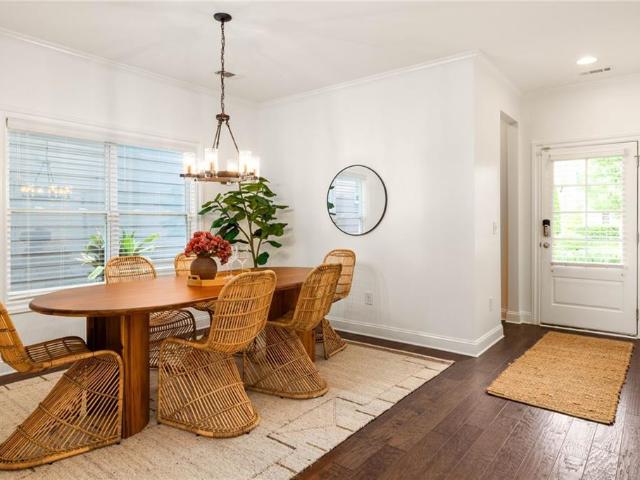1052 Johnson Grove