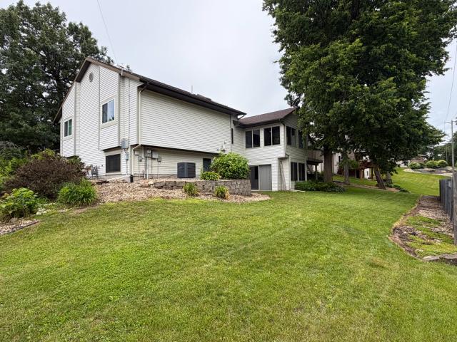 1053 Canary Ln