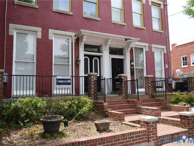 105 1/2 E Clay Street