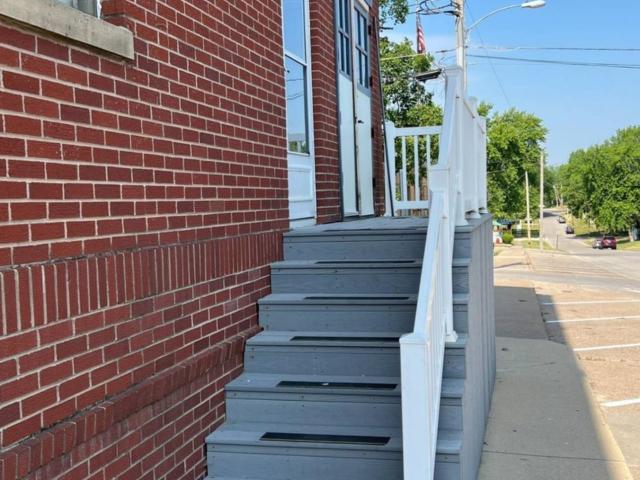 105 1/2 W Washington Street