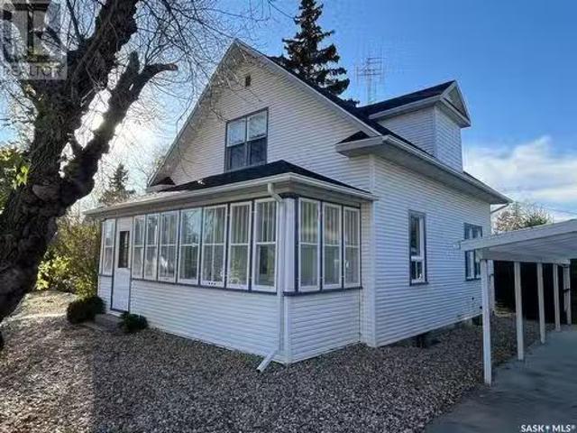 105 2Nd Avenue N, St. Brieux, SK, S0K 3V0 house for sale Li.