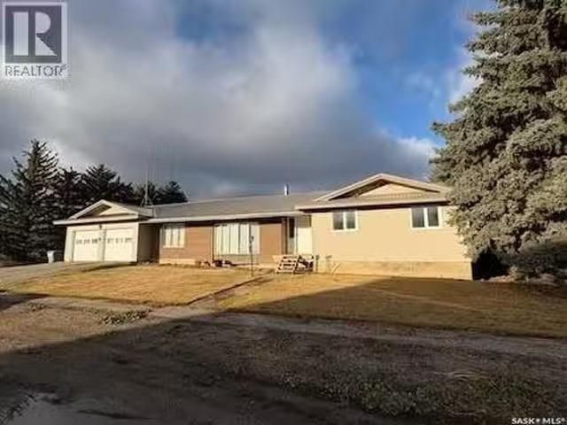 105 4Th Avenue W, Kyle, SK, S0L 1T0 house for sale Listing.