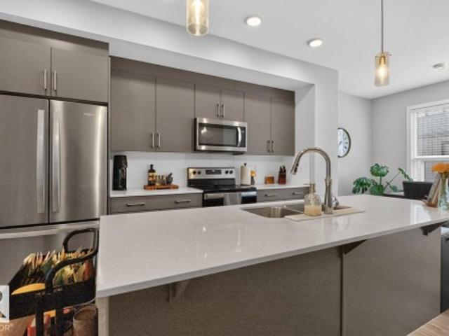 105 50 Ebony Bv, Sherwood Park, AB, T8H 2X4 townhouse for sale | Listing ID E4508 | Royal LePage