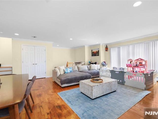 105 6th Street Unit# A, Fairview, US, NJ