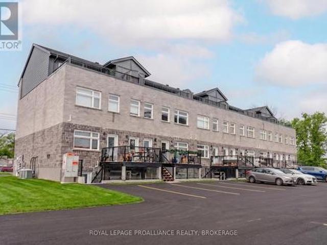 105 809 Development Drive, Kingston South Of Taylor Kidd Blvd, ON, K7M 0J4 townhouse for sale | Listing ID X13744 | Royal LePage