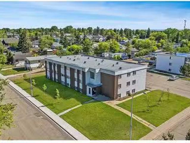 105 9656 Hillcrest Drive, Grande Prairie, AB, T8V 1B1 house.