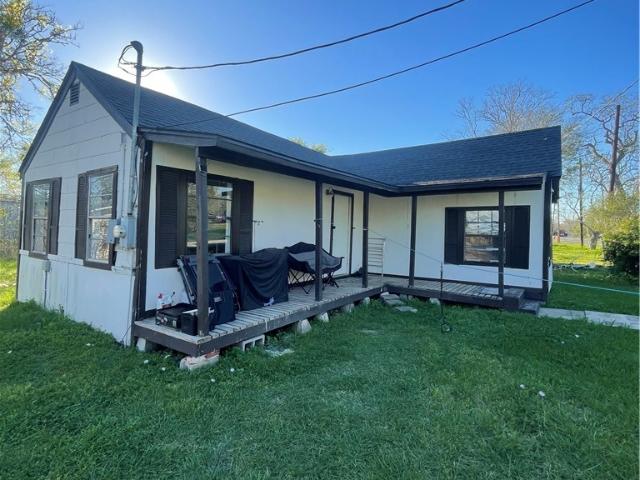 105 Carver St, Edna, TX 77957 | MLS #607486