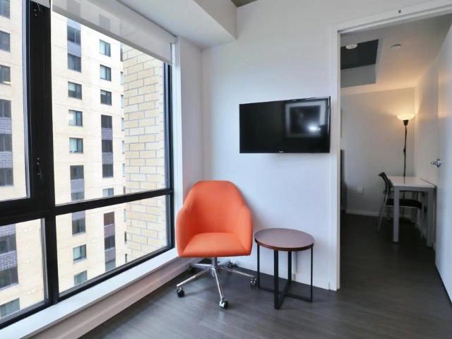 105 Champagne Ave S — Room Rental Shared Unit