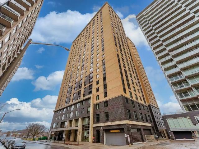 105 Champagne Ave S