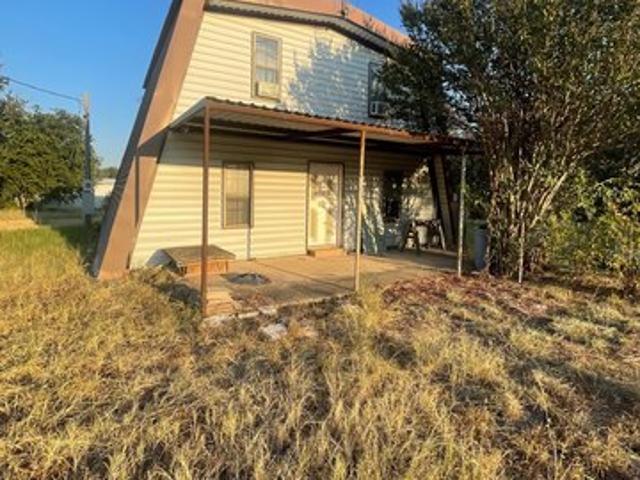 105 Avenue A, Gustine, TX 76455
