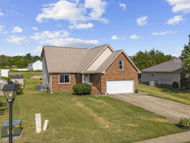 105 Bonnie Oak Dr