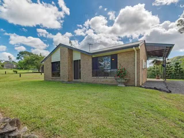 105 Bates Road, COMO, QLD 4571 House for Rent