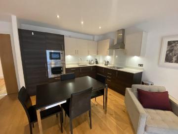 10/5 Brandfield Street, Edinburgh. 2 bed flat to rent £1,560 pcm £360 pw