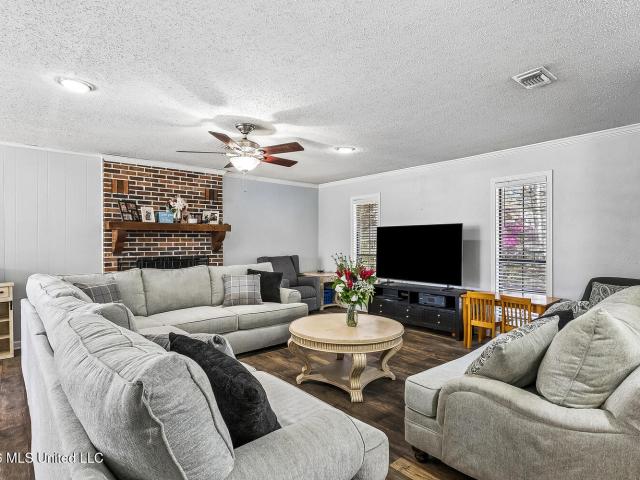 105 Brookhollow Drive