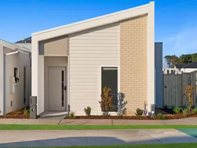 105 Burnbank Parade, CLYDE NORTH, VIC 3978 House for Rent