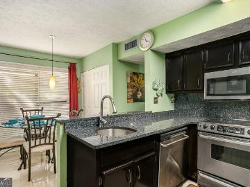 105 Governors Dr, Forest Park, GA 30297 | MLS #10664