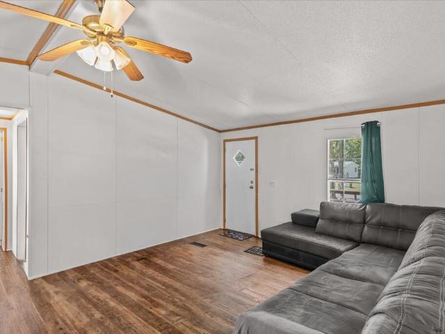 105 Grand Oaks Drive
