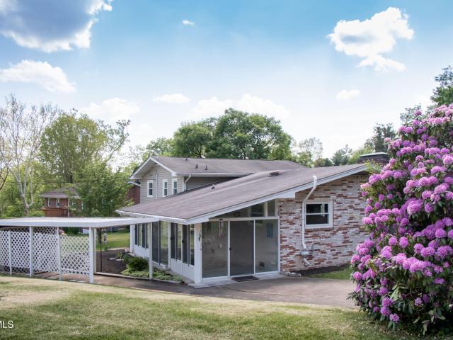 105 Dale Place