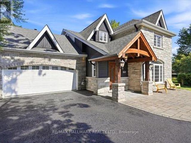 105 Duckworth Street, Barrie, ON, L4M 3V9 house for sale | Listing ID S13675 | Royal LePage