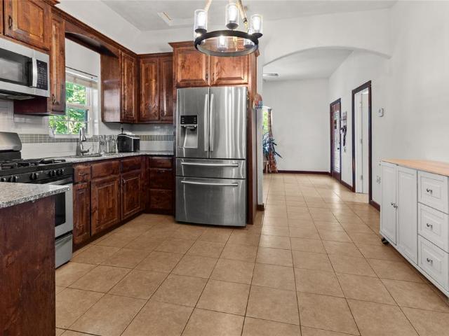 105 E Linden Street