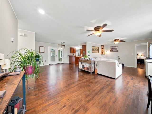 105 E Meadowbrook Avenue