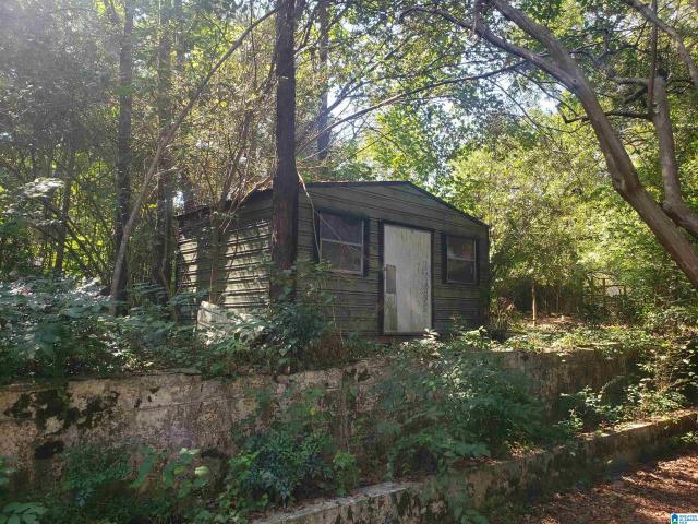 105 Eastern Valley Road