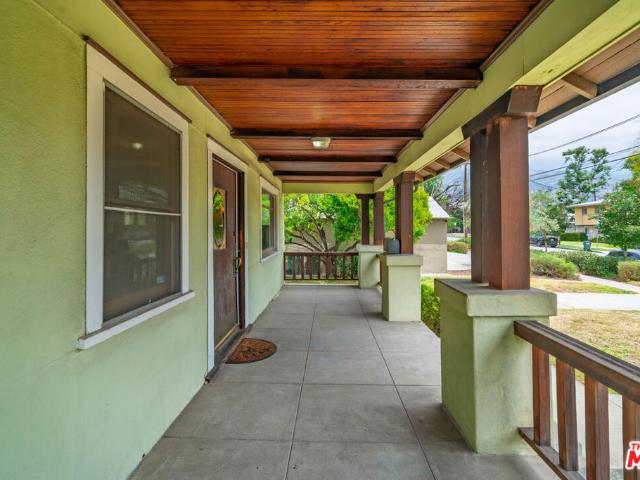 105 El Nido Avenue