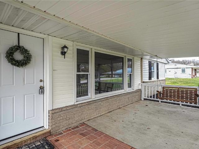 105 Fairlane Dr