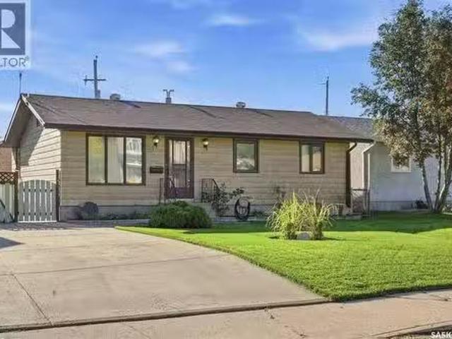 105 Fitzgerald Street, Saskatoon, SK, S7N 2A6 house for sale.