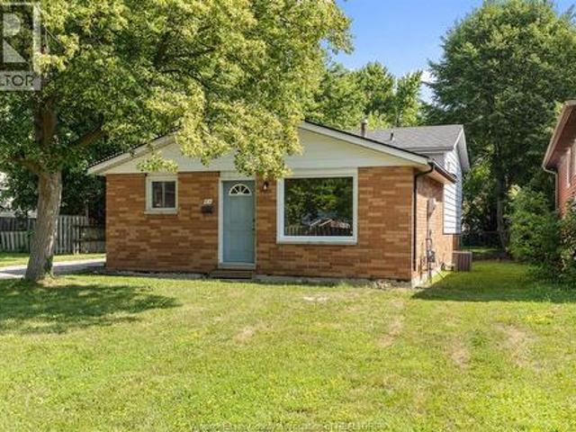 105 Kim Court, Essex, ON, N8M 2Z8 house for sale | Listing ID 26024 | Royal LePage