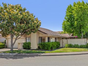 105 Holstrom Cir, Novato, CA 94947 | MLS #326011