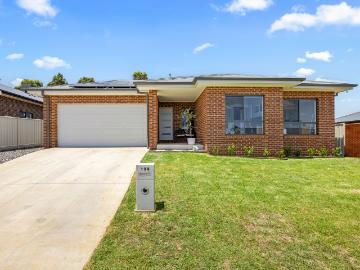 105 Jackeroo Circuit, Thurgoona NSW 2640 House For Rent | Domain